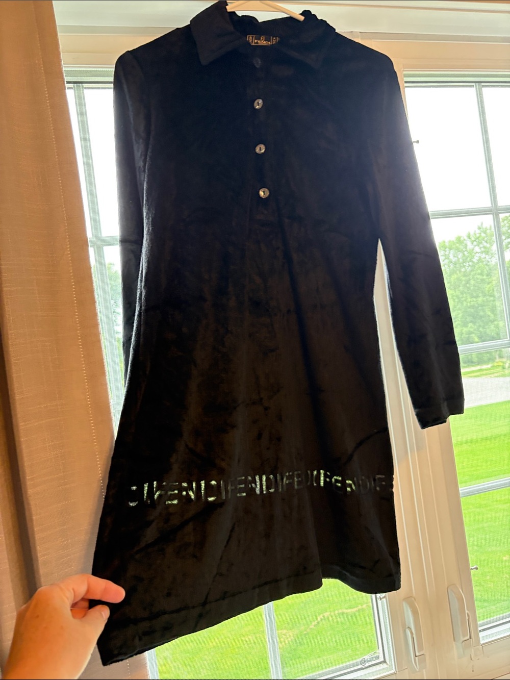 FENDI Classic Black Long-Sleeve Velvet Dress - Elegant Collared Design